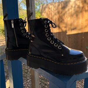 Dr. Marten Women’s Jadon Max Boot